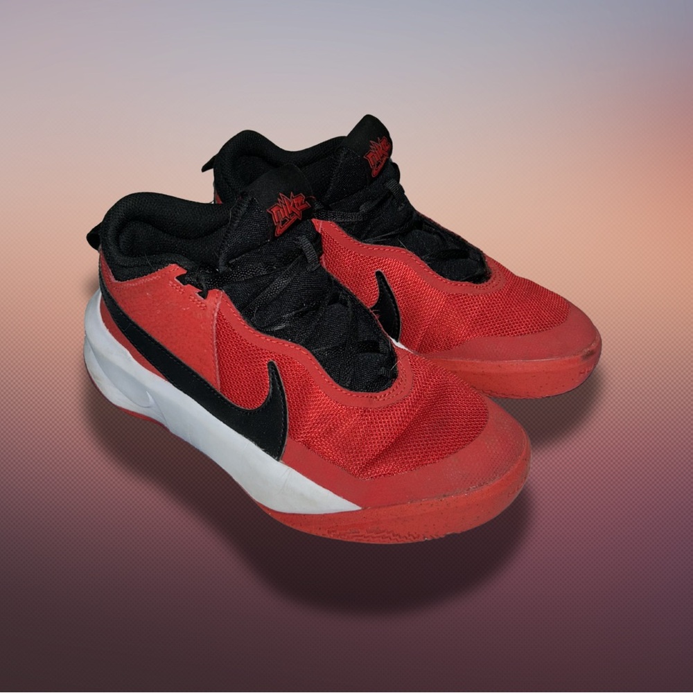 Nike Team Hustle D 10 Youth Shoes Size 5Y